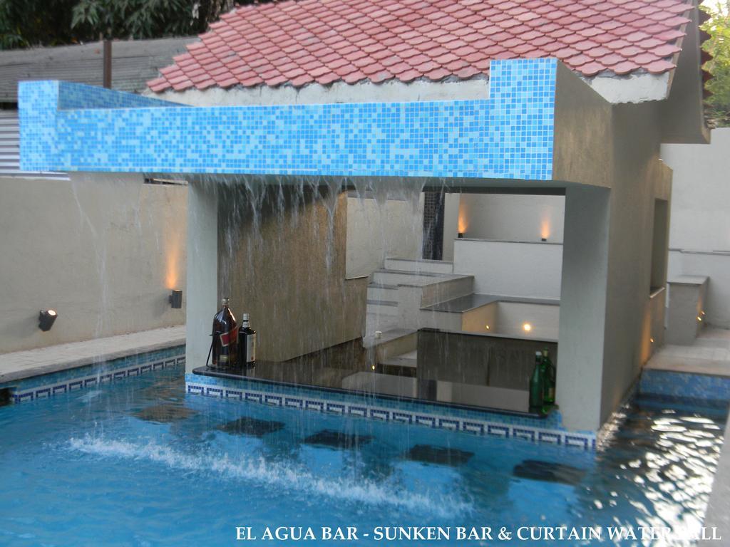 Resort De Crossroads Calangute Bagian luar foto