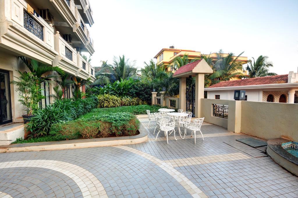 Resort De Crossroads Calangute Bagian luar foto