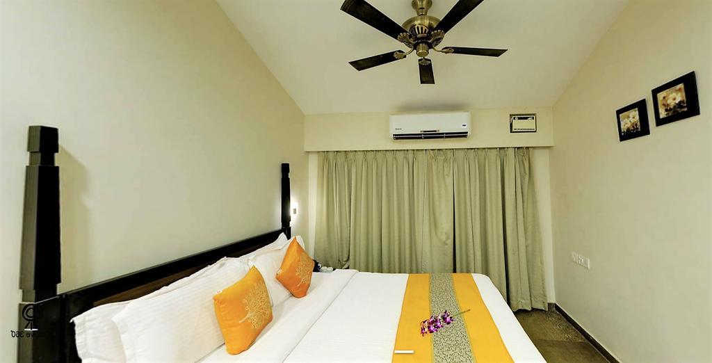 Resort De Crossroads Calangute Bagian luar foto