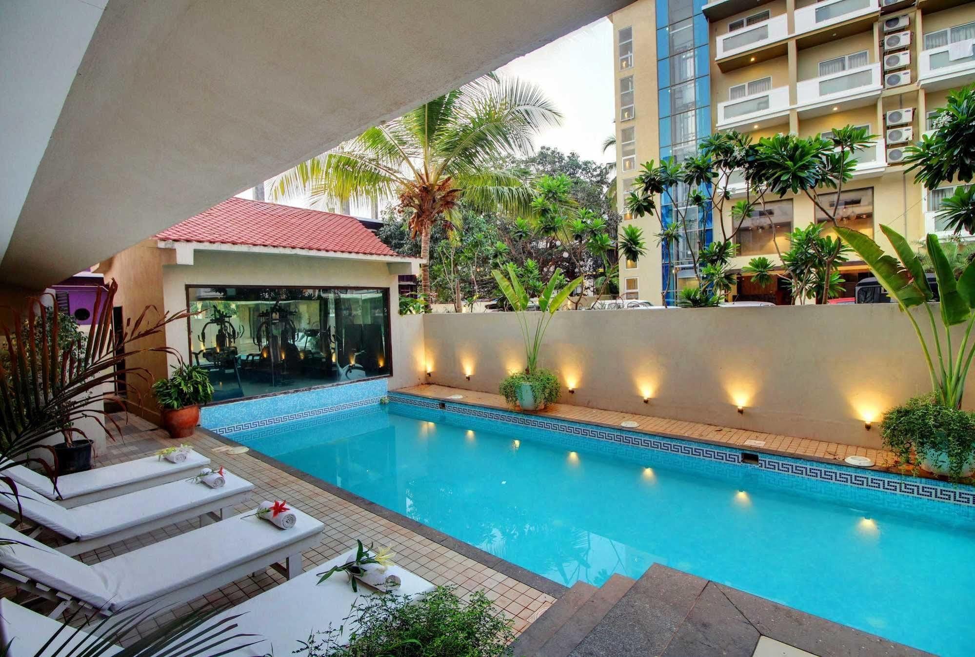 Resort De Crossroads Calangute Bagian luar foto